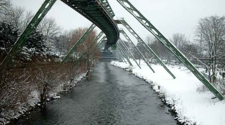 Die Rosenau in Oberbarmen mit Schnee am 28. Februar 2003