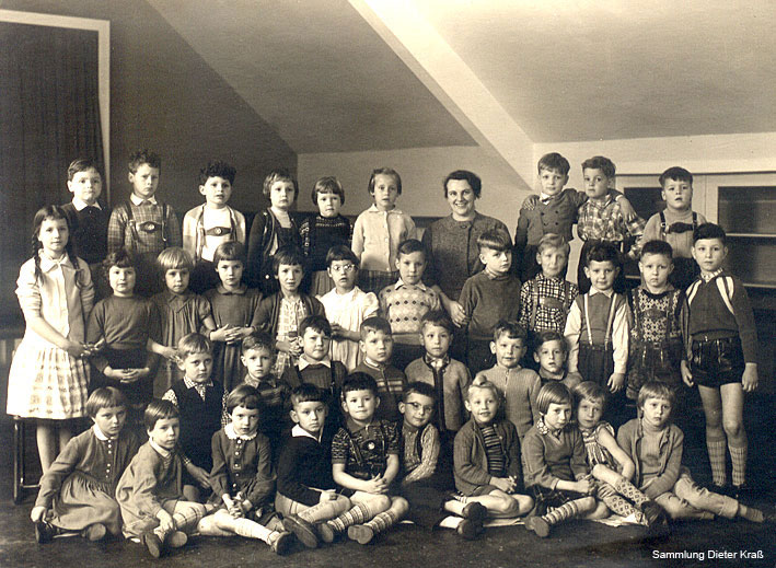 Klassenfoto der Klasse 1 a der Ev. Volksschule Gebhardtstraße 1960 (Sammlung Dieter Kraß)