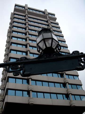 Hochhaus am Bismarcksteg im Oktober 2002