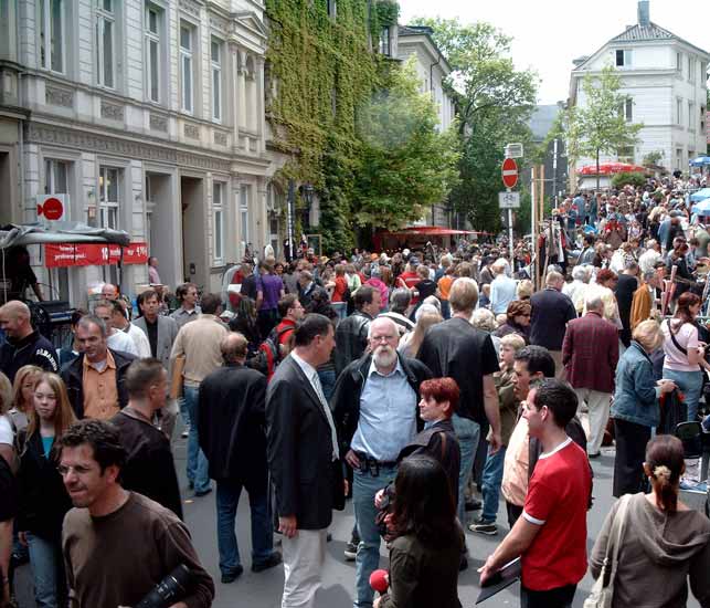 Stra&szlig;enfest in der Luisenstra&szlig;e am 22. Mai 2005