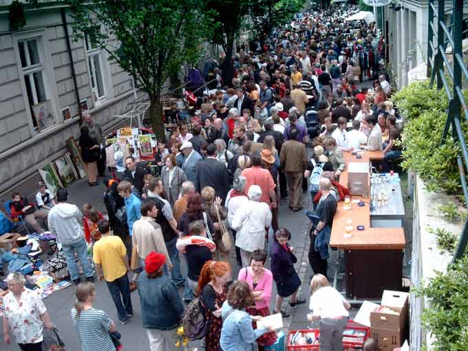 Stra&szlig;enfest in der Luisenstra&szlig;e am 22. Mai 2005