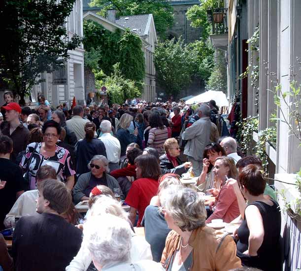 Stra&szlig;enfest in der Luisenstra&szlig;e am 22. Mai 2005