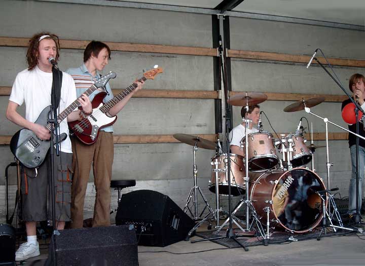 Stra&szlig;enfest in der Luisenstra&szlig;e am 22. Mai 2005