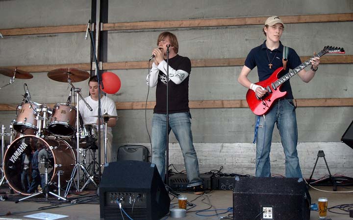Stra&szlig;enfest in der Luisenstra&szlig;e am 22. Mai 2005