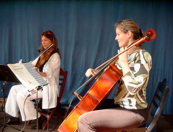 Stra&szlig;enfest in der Luisenstra&szlig;e am 22. Mai 2005
