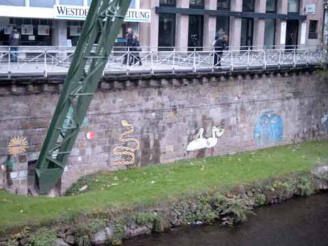 Gem&auml;lde am Wupperufer unterhalb der Schlo&szlig;bleiche im Oktober 2002