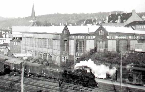 Dampflok vor Schwebebahnwerkstatt Vohwinkel 1971 (Foto Dieter Kraß)