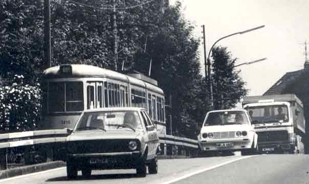 Straßenbahn bei Sandfeld (Foto Dieter Kraß)