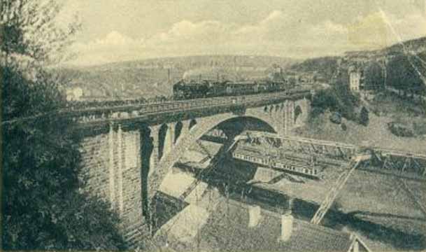 Schwebebahn unter der Sonnborner Brücke 1953