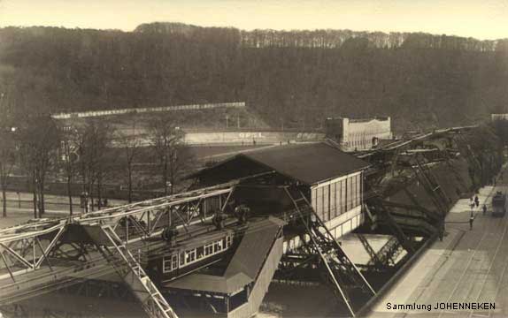 Schwebebahn-Haltestelle Zoo-Stadion - vermutlich 1961 (Sammlung Udo Johenneken)