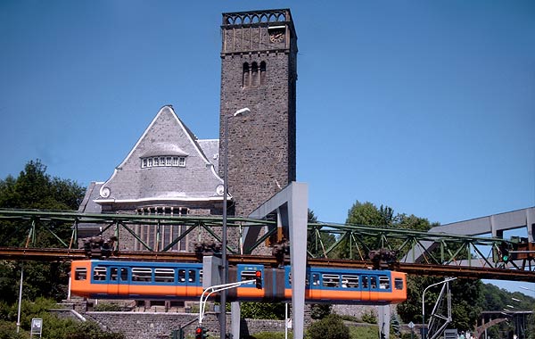 Die Evangelische Hauptkirche Sonnborn am 18. Juni 2005