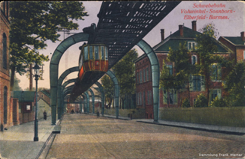 Die Schwebebahn über der Kaiserstraße in Vohwinkel auf einer Postkarte von 1913 (Sammlung Frank Werner)