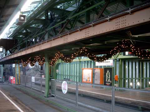 Schwebebahnhof Hammerstein im Dezember 2002