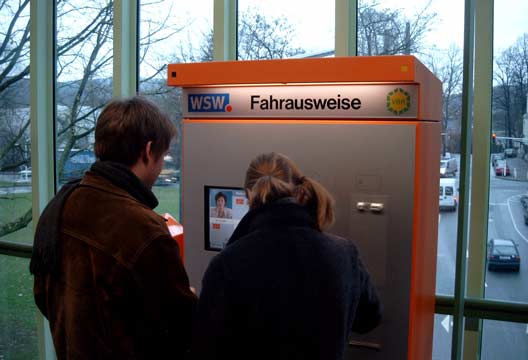 Fahrkartenkauf im Dezember 2002