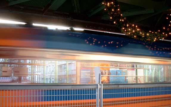 Blick durch die Schwebebahn in Hammerstein im Dezember 2002