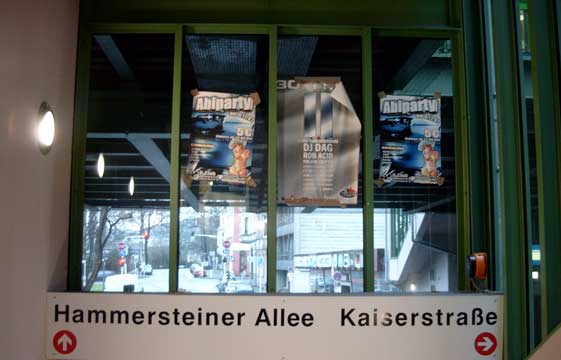 Wildes Plakatieren in Hammerstein im Dezember 2002